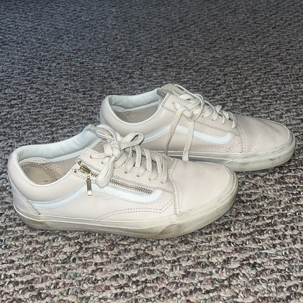 Vans - Picture 3 of 7